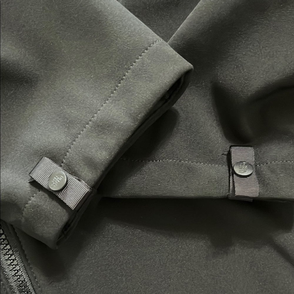 The north face Men's Black Jacket - Picture 8 of 14